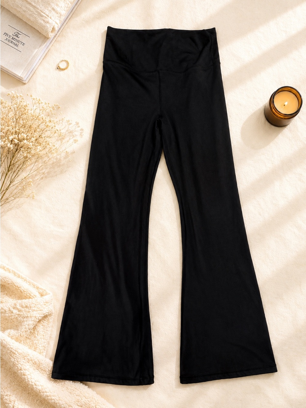 PacSun Black Flare Leggings
Size M - Picture 2 of 4